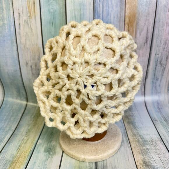 English Village Virgin Wool Knit Beret Ivory Hat 1970s Boho Cap Made in Korea - Picture 2 of 6